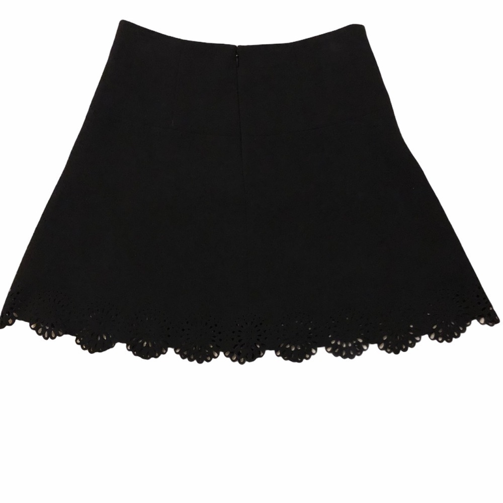 āļø 3 For $15 LOFT Eyelet Hem - Picture 2 of 6
